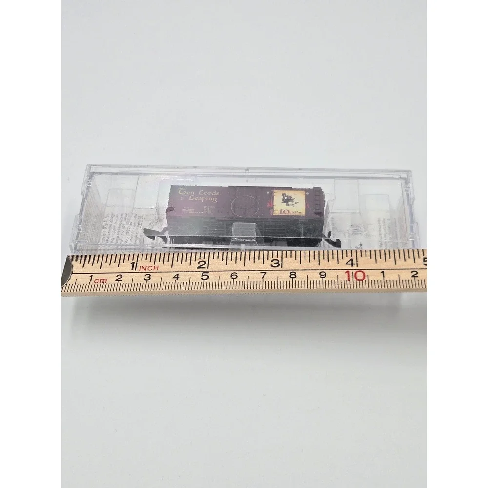 Micro-Trains Z Scale Twelve Days of Christmas Ten Lords a Leaping  50200401
